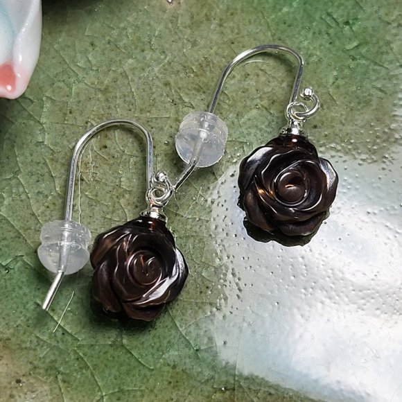 Gorgeous Timeless Natural Chocolate Brown Rose Carved Shell Earings - Picture 11 of 15